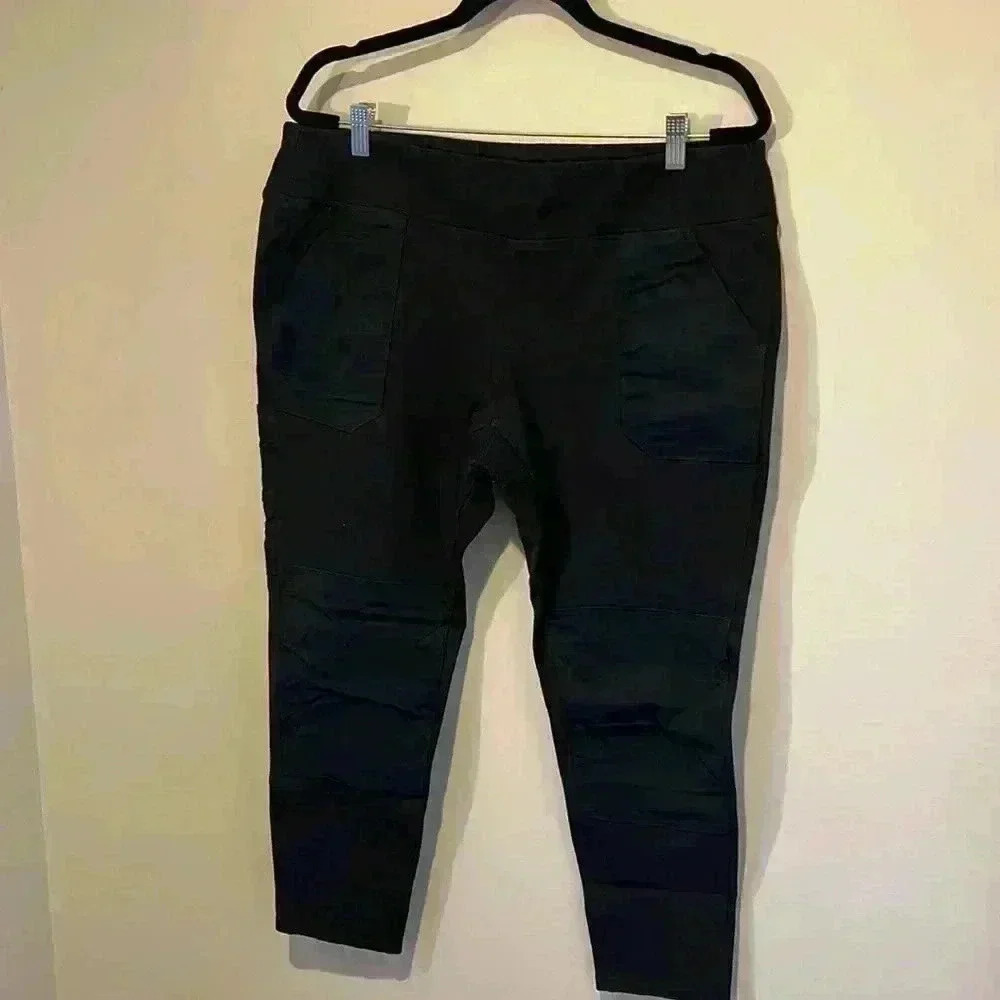 Carhartt Womens Plus Size Slim Fit Mid-Weight Force Pocket Legging Black XL - Picture 2 of 16